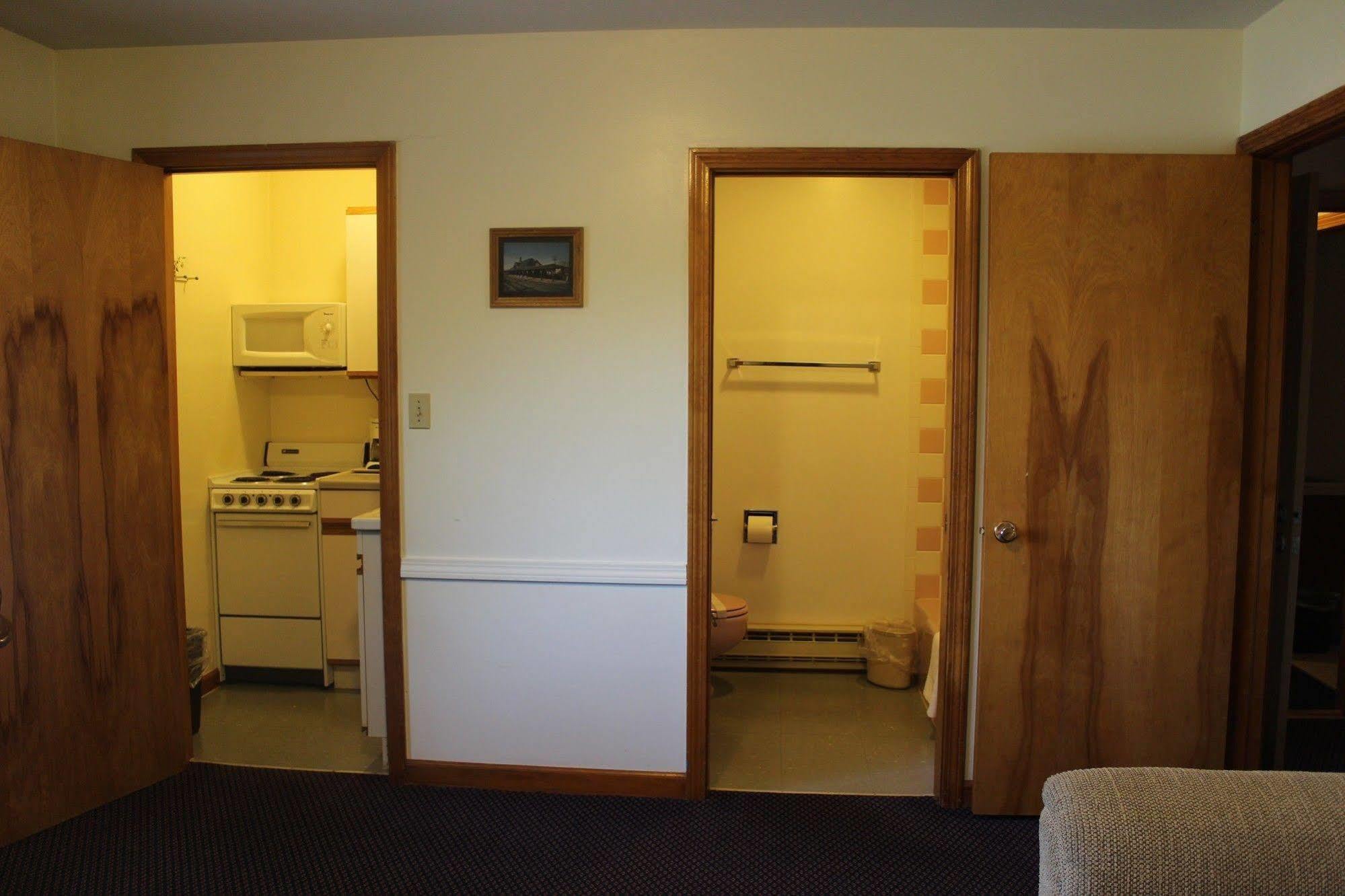 Old Chatham Chatham Travel Lodge מראה חיצוני תמונה