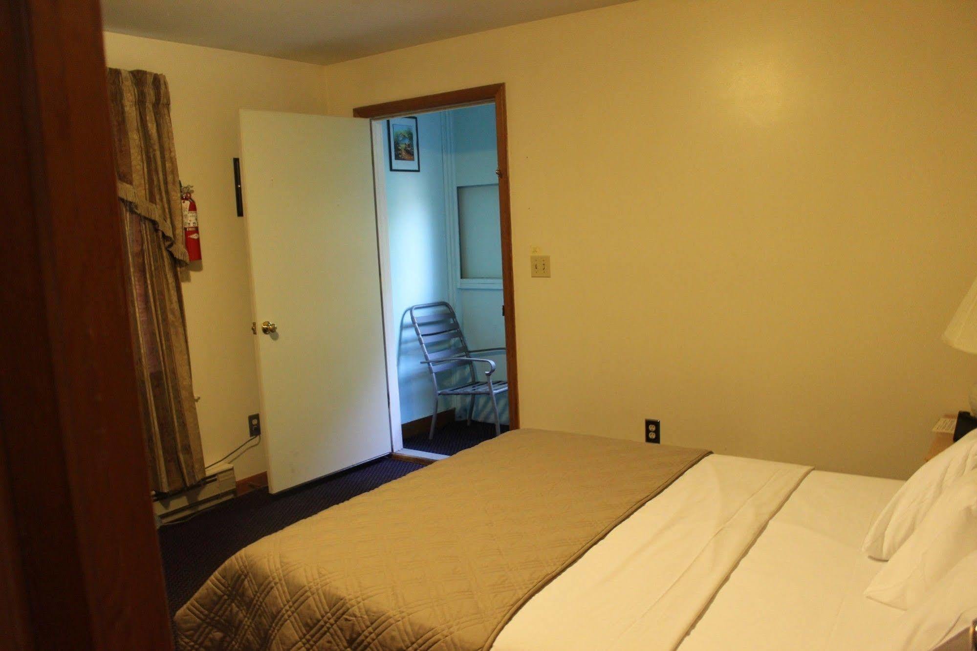 Old Chatham Chatham Travel Lodge מראה חיצוני תמונה