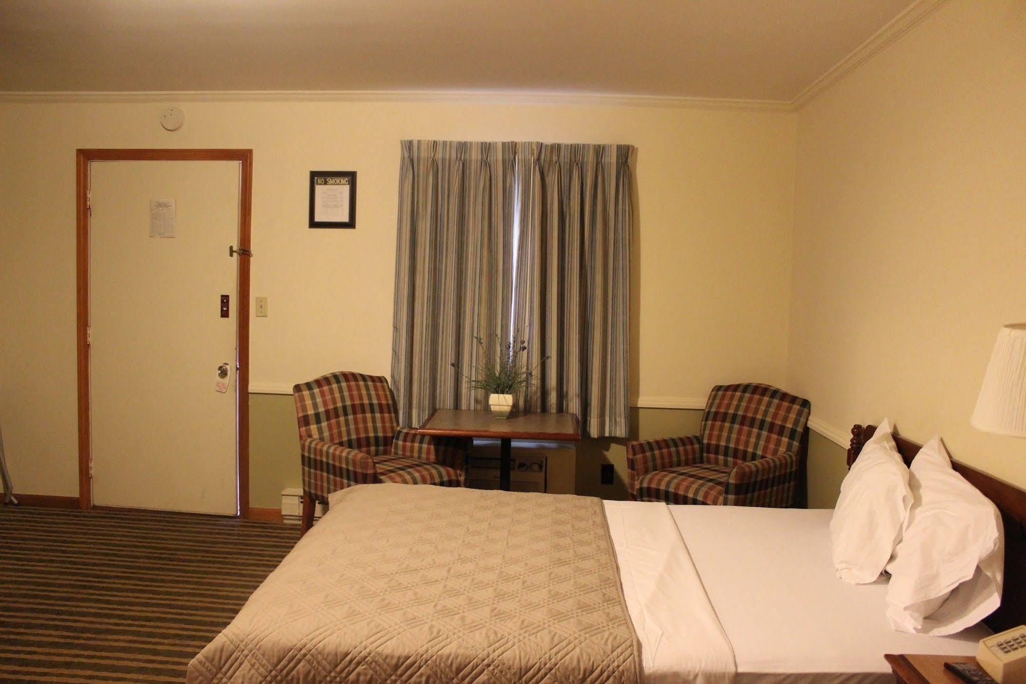 Old Chatham Chatham Travel Lodge מראה חיצוני תמונה